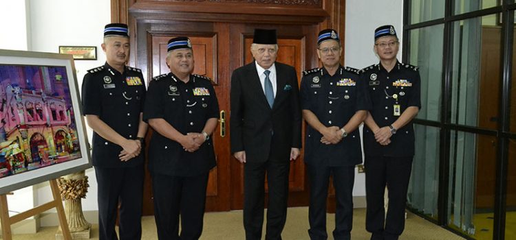 kunjungan-hormat-dari-bahagian-ibu-pejabat-polis-bukit-aman-dan-ketua-polis-melaka