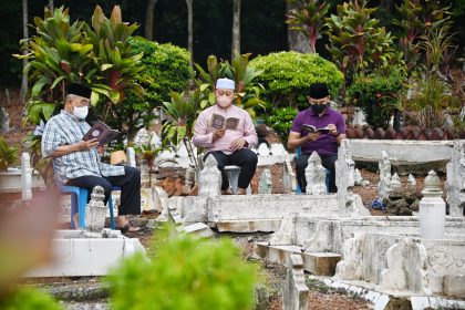 Memberi Penghormatan Terakhir