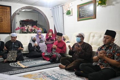 279577691_382550317218634_3379419760378666258_n Menziarahi Keluarga Allahyarham
