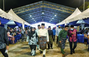 TYT Melaka meninggalkan Majlis Rumah Terbuka DUN Pantai Kundor