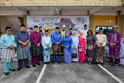 284177351_400322602108072_2199572074412924476_n Staf Jabatan Kerja raya Melaka bergambar bersama TYT Melaka