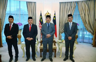 Gambar kenangan bersama Pengurusan Tertinggi Tenaga Nasional Berhad