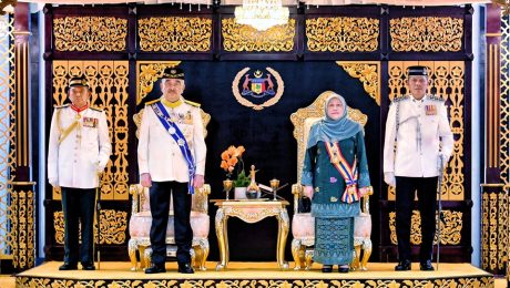 Istiadat Penganugerahan Darjah, Bintang dan Pingat Kebesaran Negeri Melaka Sesi Kedua Sempena Sambutan Hari Jadi Ke-74