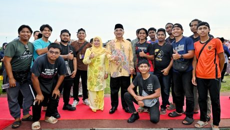 Majlis Jamuan Teh Negeri yang diadakan di Dataran Orang Kampung Merlimau