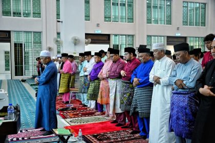 Majlis Tahlil dan Selawat Perdana Dunia Melayu Dunia lslam Majlis Tahlil dan Selawat Perdana Dunia Melayu Dunia lslam