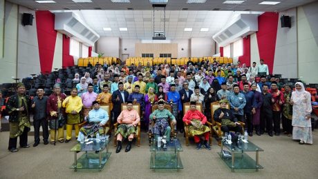 Seminar Peradaban Dunia Melayu Dunia Islam di Universiti Teknikal Malaysia Melaka (UTeM), Durian Tunggal, Melaka