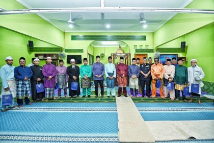 Solat Jumaat di Masjid Al Munzirin, Kampung Jus, Selandar, Jasin