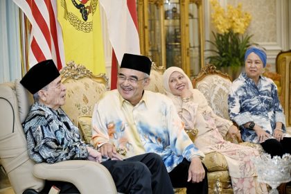 9-21 Kunjungan Hormat daripada YABhg. Tun Abdullah Ahmad Badawi dan YABhg. Tun Jeanne binti Abdullah Danker