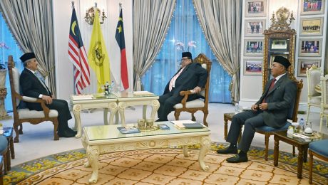 Taklimat mingguan penerangan dan perkembangan semasa Kerajaan Negeri Melaka daripada YAB. Datuk Seri Utama Ab Rauf bin Yusoh