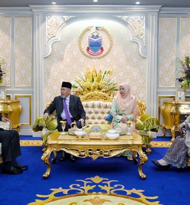 11-30(3) Kunjungan Hormat kepada TYT Tun Datuk Seri Panglima (Dr.) Haji Juhar Bin Datuk Haji Mahiruddin