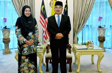 Kunjungan Hormat daripada Puan Erne binti Hamsah dan YBrs. Tuan Ir. Mohamad Salzeli Bin Moktar