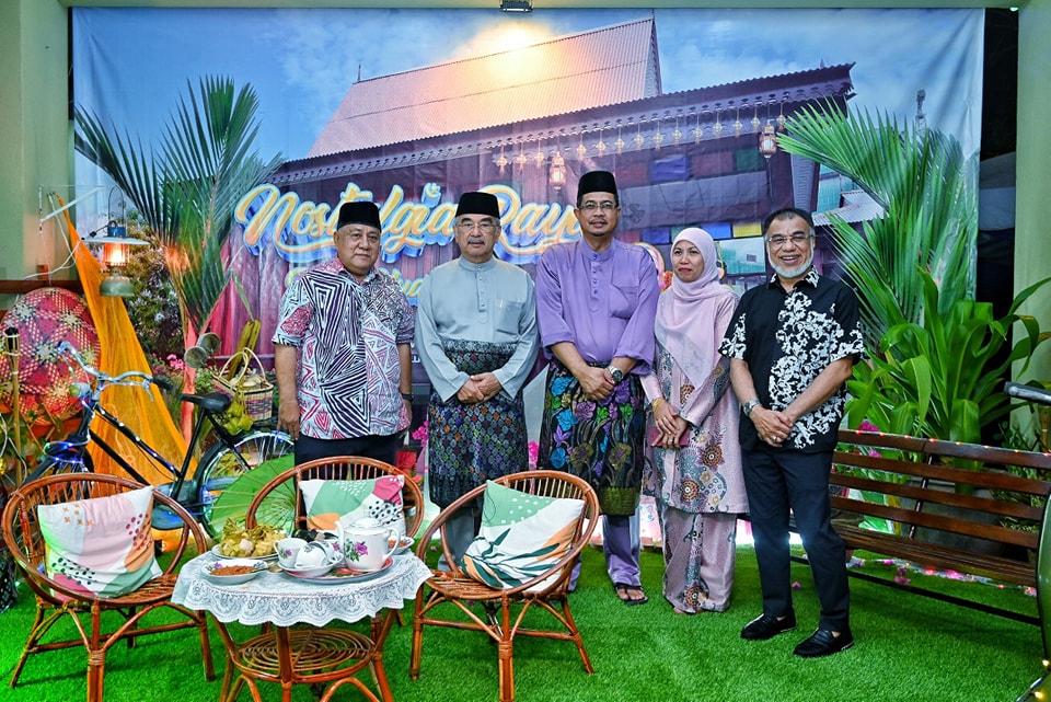 Memeriahkan empat (4) buah Majlis Rumah Terbuka Aidilfitri 2
