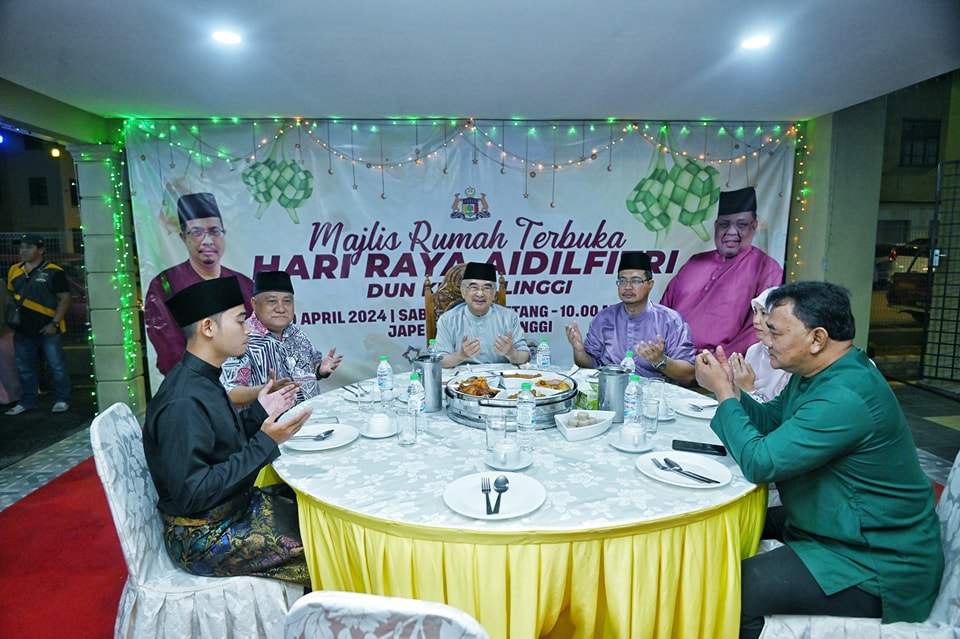 Memeriahkan empat (4) buah Majlis Rumah Terbuka Aidilfitri 3