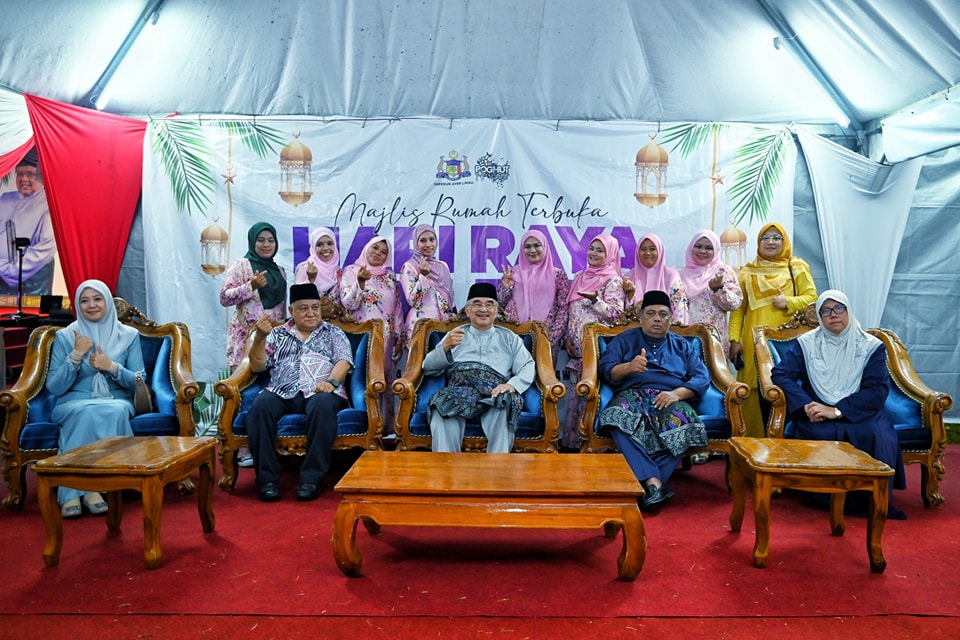 Memeriahkan empat (4) buah Majlis Rumah Terbuka Aidilfitri 4