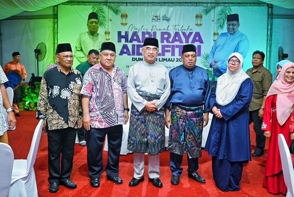 Memeriahkan empat (4) buah Majlis Rumah Terbuka Aidilfitri 5