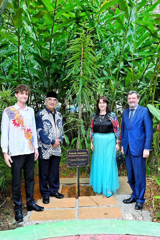 Kunjungan Hormat daripada PYT Mrs. Nineta Barbulescu, Duta Besar Romania 2