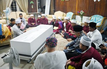 Penghormatan terkahir kepada Allahyarhamah Nurzana Hanim binti Hamzah, ahli keluarga YBhg. Datuk Wira Nur Azmi bin Ahmad