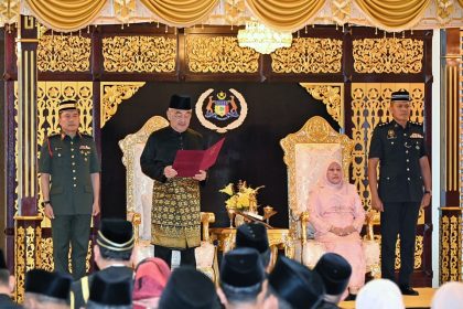 Rakaman Istiadat Pengurniaan Surat Cara Pelantikan Kepada Tuan Yang Terutama Yang di-Pertua Negeri Melaka di Istana Negara