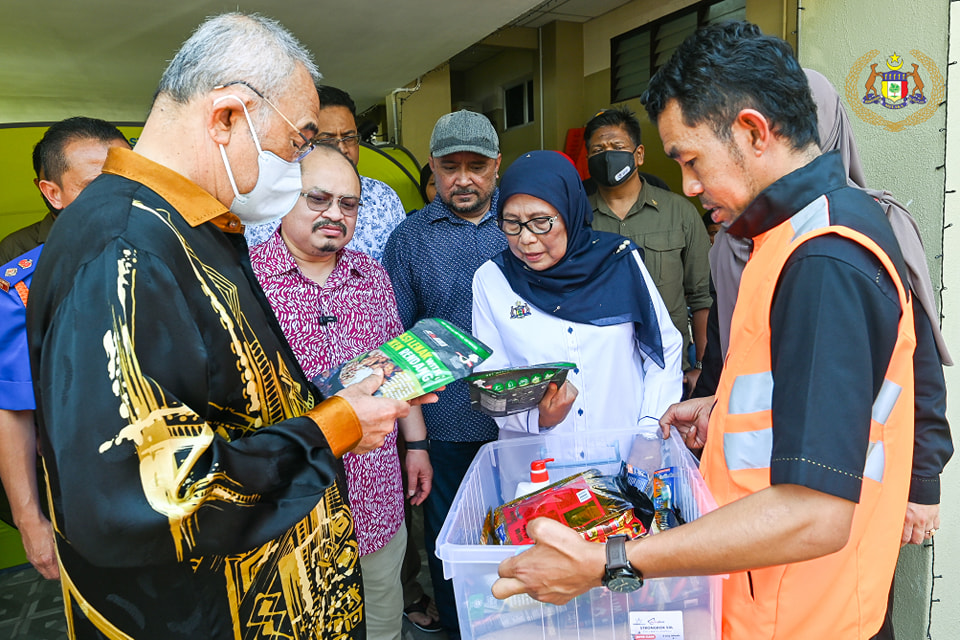 Lawatan ke Pusat Pemindahan Sementara (PPS) mangsa banjir daerah Alor Gajah 4