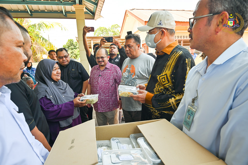 Lawatan ke Pusat Pemindahan Sementara (PPS) mangsa banjir daerah Alor Gajah 5