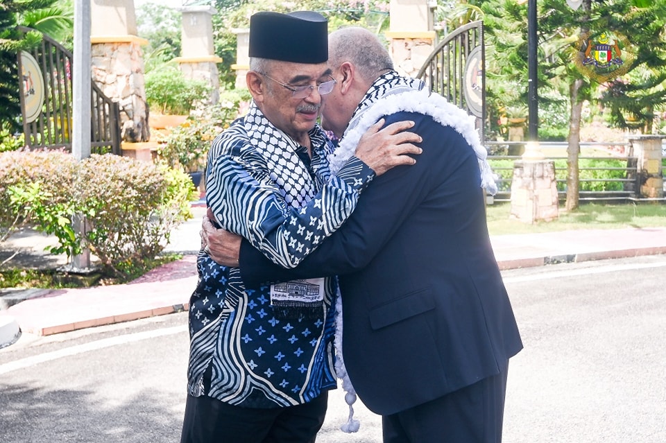 DUTA BESAR PALESTIN KUNJUNG HORMAT TYT TUN SERI SETIA 2