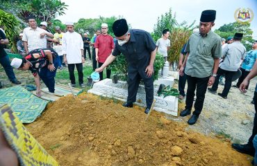 Penghormatan terakhir kepada Allahyarham Datuk Haji Seman bin Derus