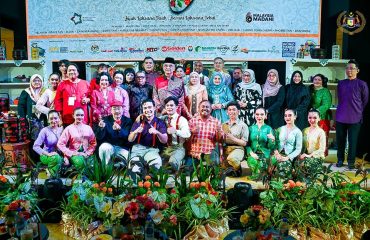 Pementasan Pembukaan Wayang Perpaduan '' Manek Sulamkan Ayer Mata '' Teater Semi Muzikal