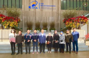 Lawatan ke Pusat Sains Pertanian Yunnan dan Kunming International Flower Auction Trading Center