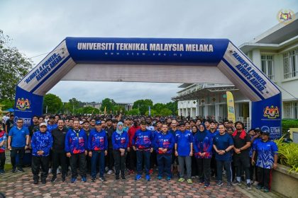 Acara UTeM Eco Fit Brisk Walk bersama Warga UTeM di Kampus UTeM, Durian Tunggal, Melaka