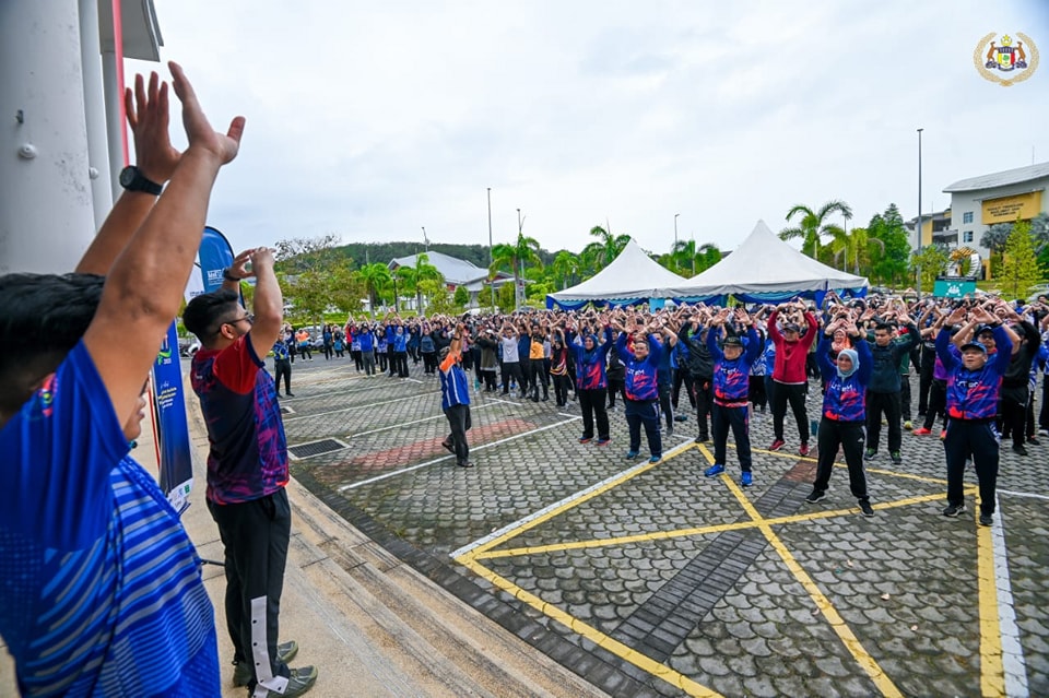 Acara UTeM Eco Fit Brisk Walk bersama Warga UTeM di Kampus UTeM, Durian Tunggal, Melaka 3