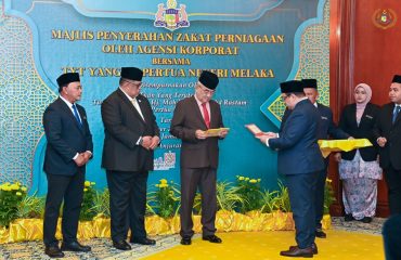 Majlis Penyerahan Zakat Perniagaan