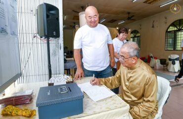 Penghormatan terkahir kepada mendiang Lee Guan
