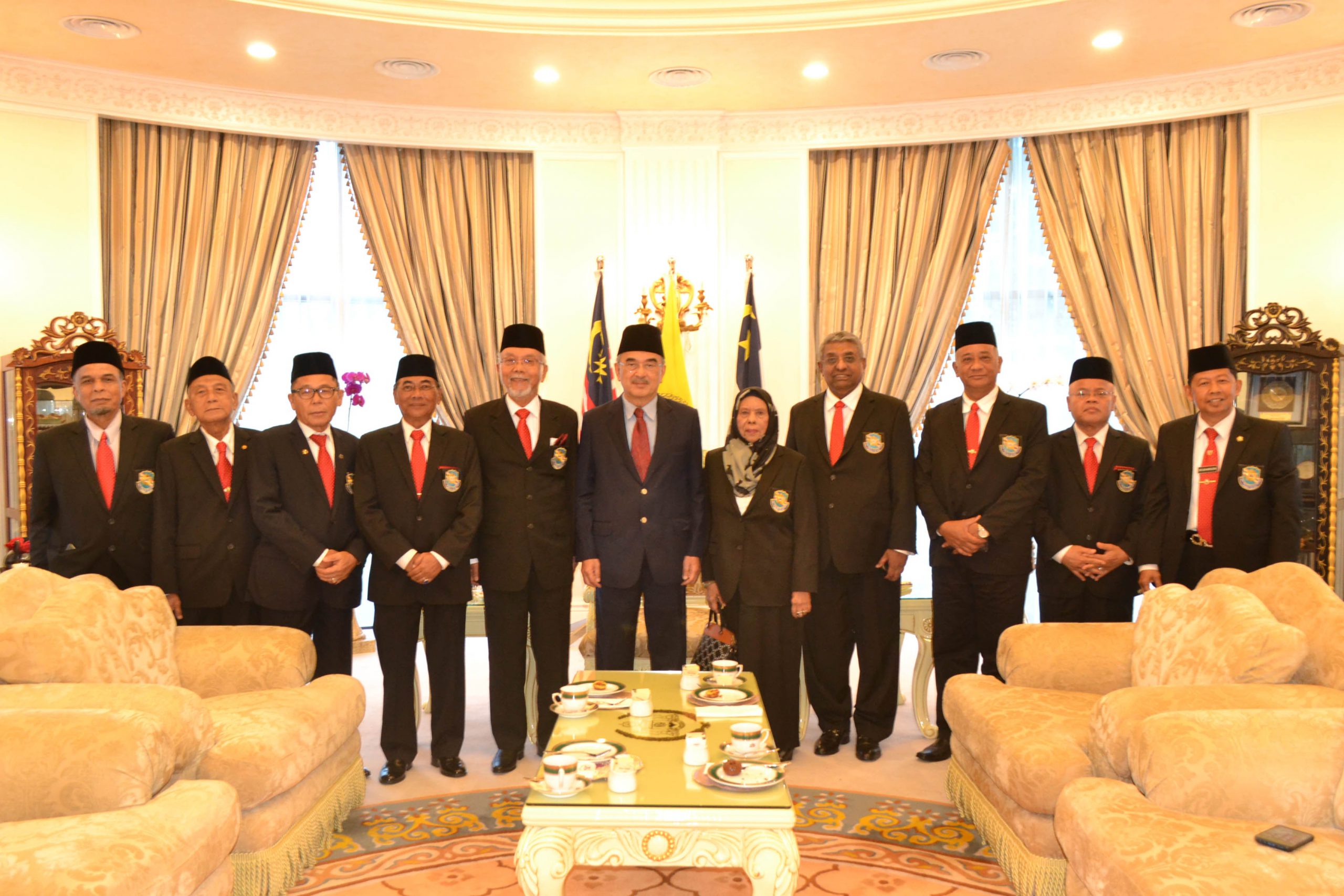 Kunjungan Hormat daripada Presiden dan Ahli-Ahli Jawatankuasa Majlis
