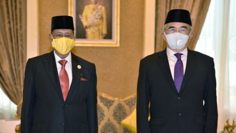 Menghadap sultan