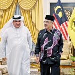 1 Oktober 2023 15 Rabiulawal 1445H TYT Tun Seri Setia (Dr.) Haji Mohd Ali Bin Mohd Rustam, Yang di-Pertua Negeri Melaka dan YABhg. Toh Puan Datuk Wira (Dr.) Hajah Asmah binti Ab Rahman menerima Kunjungan Hormat daripada Mr. Rashad Alshaik, Charge De Affairs, Embassy of Bahrain di Istana Melaka.