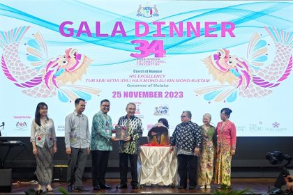 11-25(4) Majlis Makan Malam Gala Sempena Konvensyen Antarabangsa Baba Nyonya Ke-34