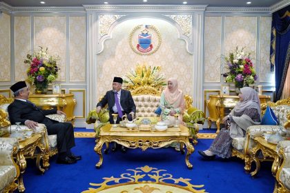 11-30(3) Kunjungan Hormat kepada TYT Tun Datuk Seri Panglima (Dr.) Haji Juhar Bin Datuk Haji Mahiruddin