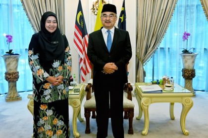 Kunjungan Hormat daripada Puan Erne binti Hamsah dan YBrs. Tuan Ir. Mohamad Salzeli Bin Moktar