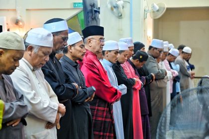Solat Isyak dan Terawih di Masjid Sayyidina Ali, Bukit Katil