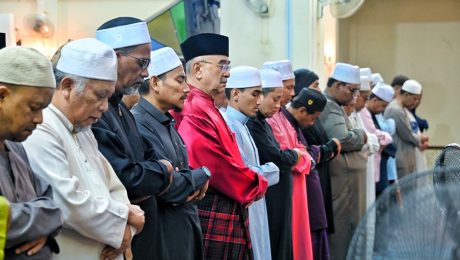 Solat Isyak dan Terawih di Masjid Sayyidina Ali, Bukit Katil