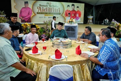 Majlis Rumah Terbuka Hari Raya Aidilfitri anjuran YB Datuk Abdul Aziz bin Engan & YB Datuk Salhah binti Salleh