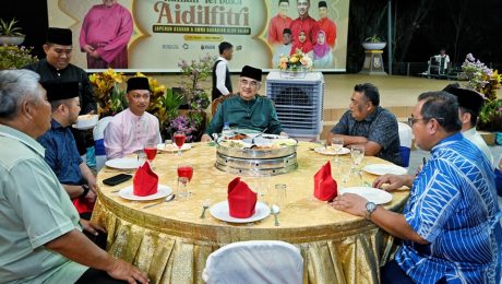 Majlis Rumah Terbuka Hari Raya Aidilfitri anjuran YB Datuk Abdul Aziz bin Engan & YB Datuk Salhah binti Salleh