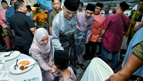 Memeriahkan empat (4) buah Majlis Rumah Terbuka Aidilfitri