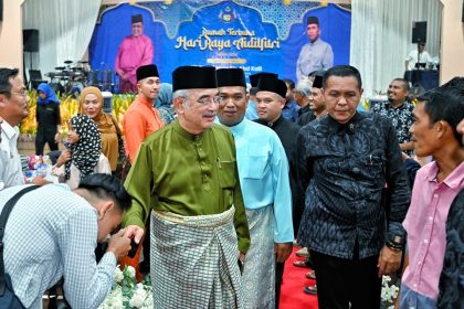 4-24 Majlis Rumah Terbuka Hari Raya Aidilfitri YB. Tuan Zahari bin Abd Khalil