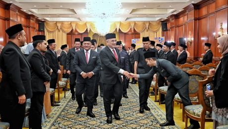 Majlis Penyerahan Zakat Perniagaan