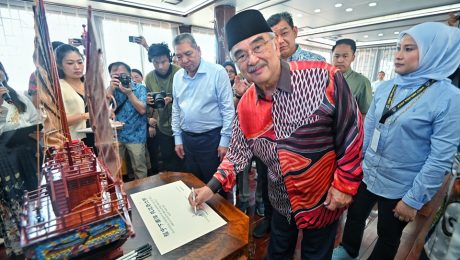 Lawatan Kerajaan Negeri Melaka ke Kapal Layar Fu Ning