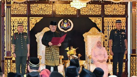 Rakaman Istiadat Pengurniaan Surat Cara Pelantikan Kepada Tuan Yang Terutama Yang di-Pertua Negeri Melaka di Istana Negara