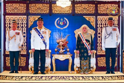 28-8-4.0 Istiadat Penganugerahan Kebesaran Negeri Melaka dan Ucapan TYT Sempena Hari Jadi Ke-75 4