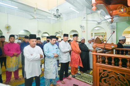 Solat Jumaat di Masjid Al-‘Iffah Selandar, Melaka. 1 Solat Jumaat di Masjid Al-'Iffah Selandar, Melaka. 1