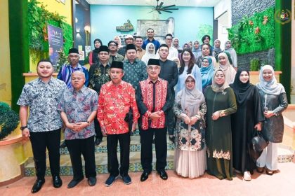 12-5(2) Lawatan Ibu Dr. Hj. Siti Wasilah, M.Si, Med